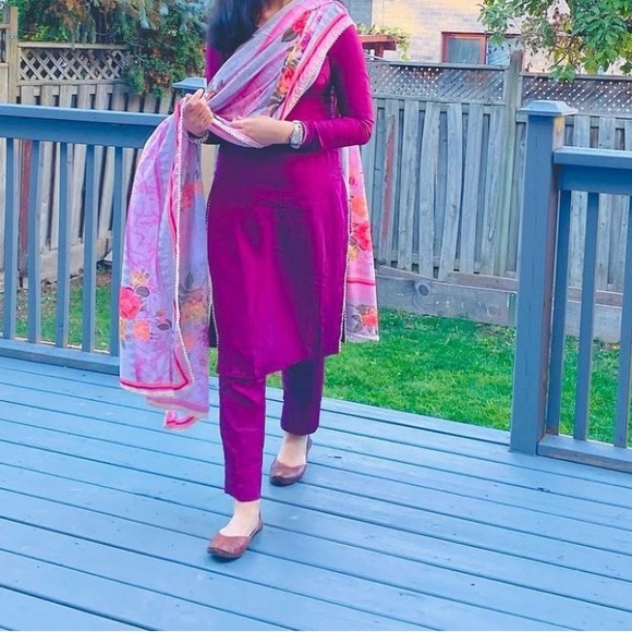 Silk suit with dupatta - Picture 1 of 2